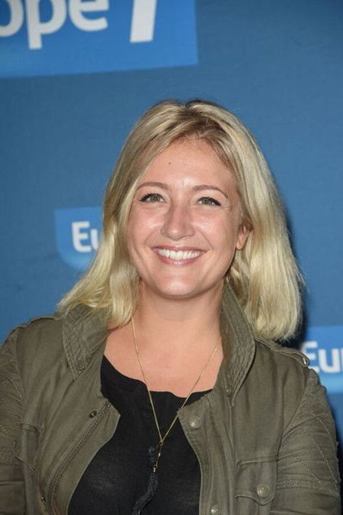 Emilie Mazoyer as (voice)