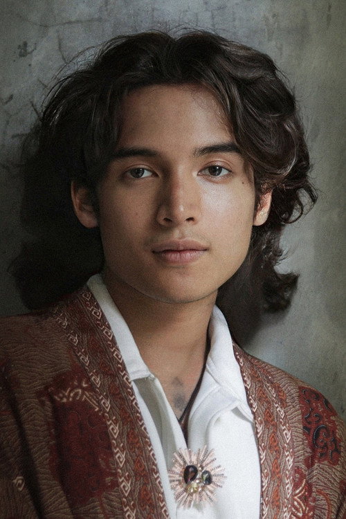 Julio Rionaldo as Guido Fellini