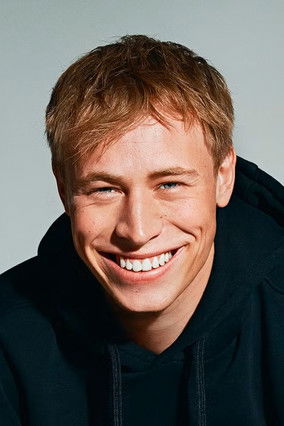 Pontus Bjernekull Mörner as Robin/Robbish