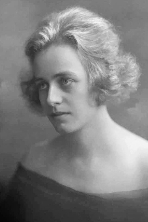 Siri Lundin as Amanda