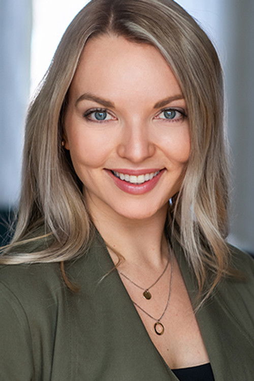 Valérie Roy as Karine