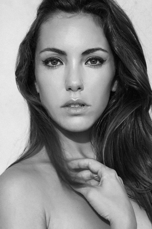 Anna Gonzalvo as Sunna