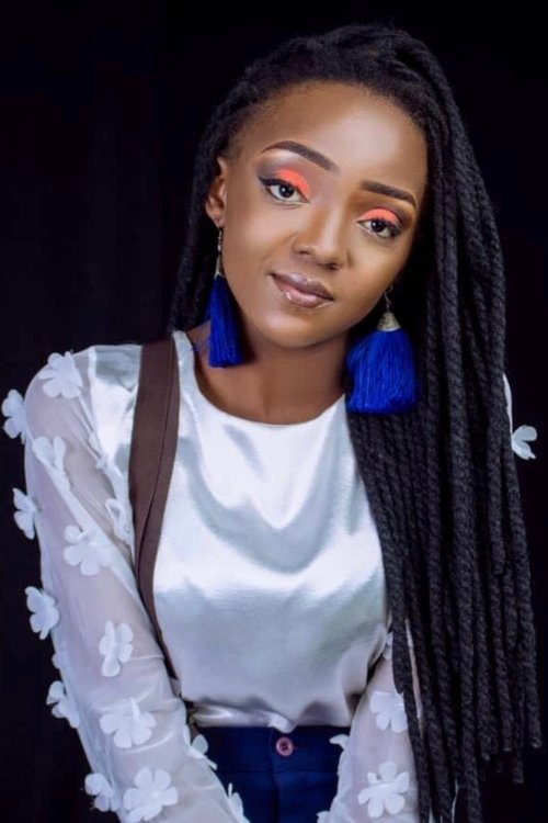 Rebecca Juliana as Younger sister Laëtitia