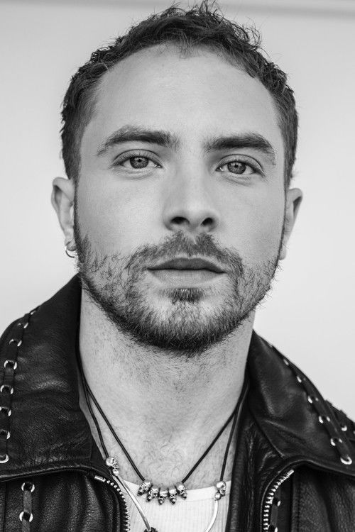 Frankie Kraft as Gus