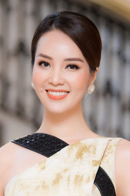 Thuỵ Vân as Self - Host