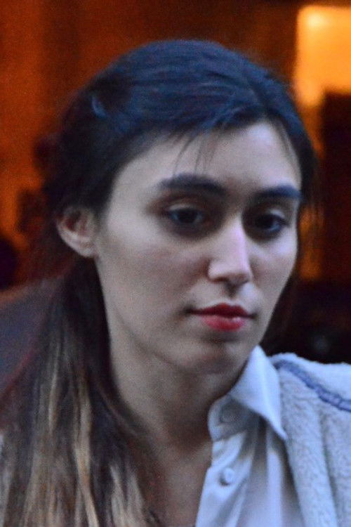 Alyssa Arcuri Rivière as Cliente du bar