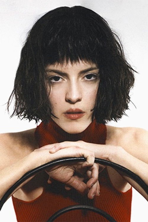 María Zardoya as La Sirena