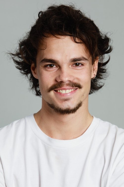 Ramiro Spangenberg as Merlín