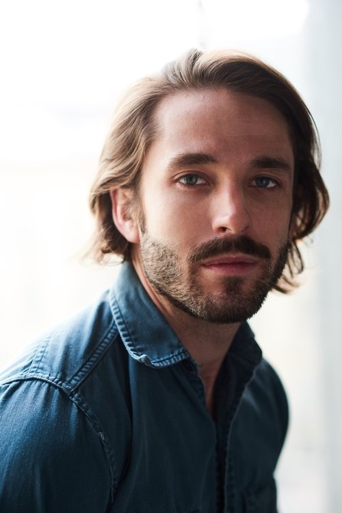 Dan O'Reilly as Aaron