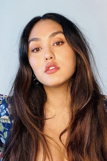 Mélania Solano as Instructor