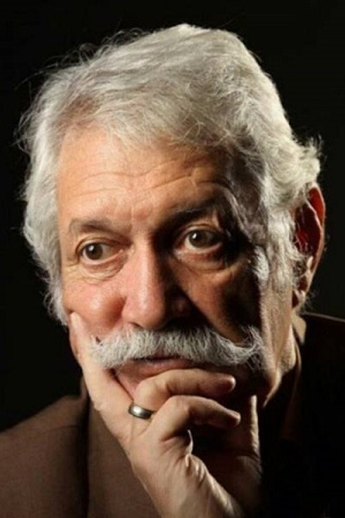 Atash Taghipour as Village Man