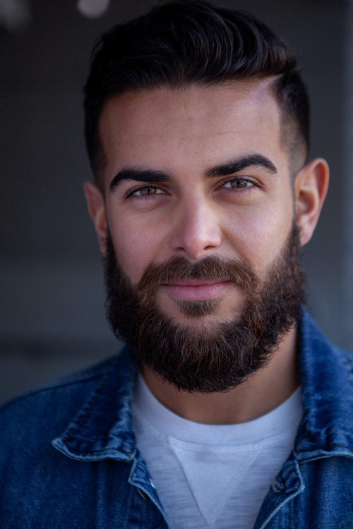 Tony León as Friend 2