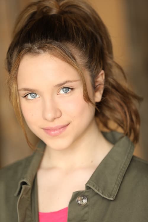 Bianca D'Ambrosio as Girl Scout 2