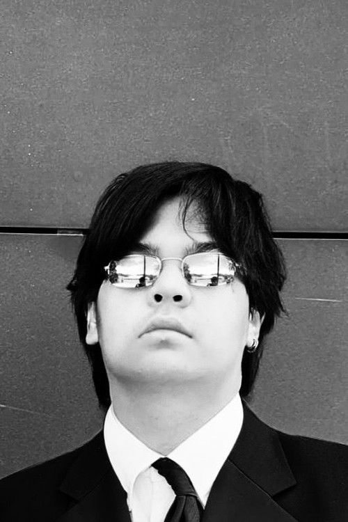 Fabian Kawakujan as Dallas