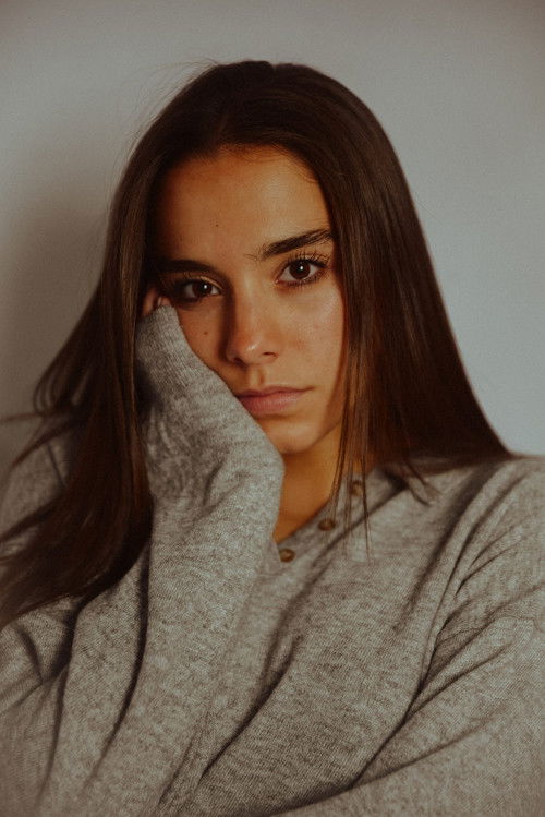 Martina Bravo as Noa