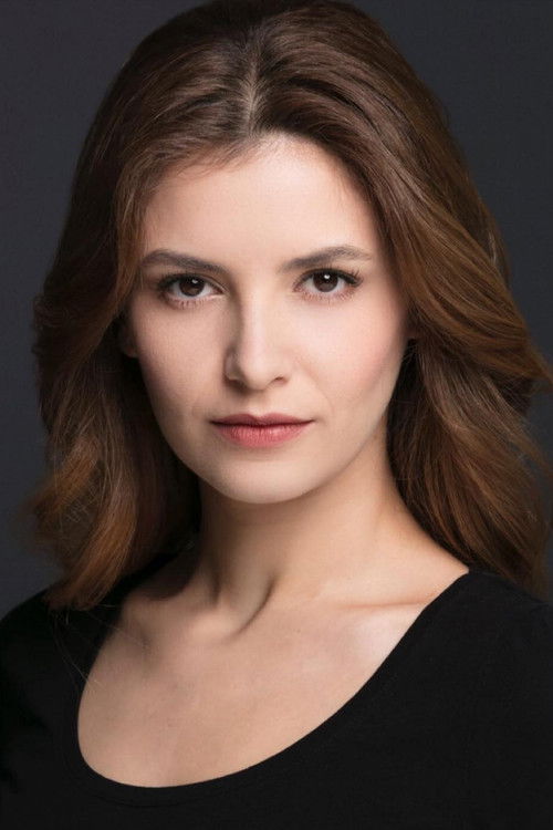 Cansu Yazıcı as Katina