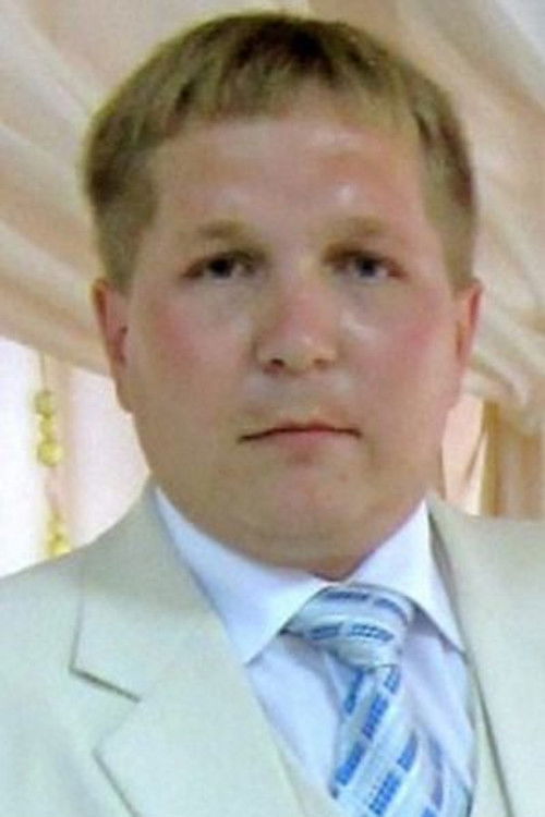 Pavel Chernyavskiy as Максим