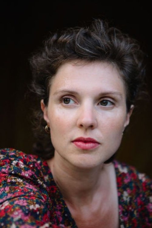 Alexe Poukine as Jeanne