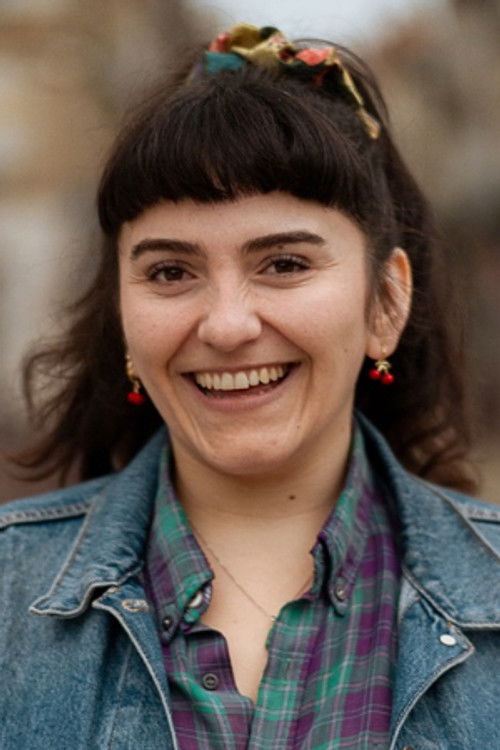 Apolline Andreys as Soigneuse zoo