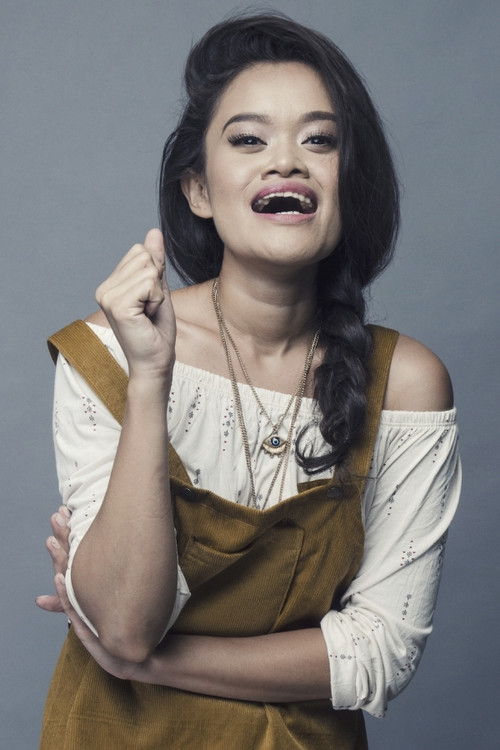 Divine Aucina as Daisy