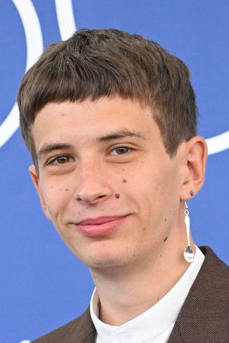 Adonyi-Walsh Gáspár as Ábel