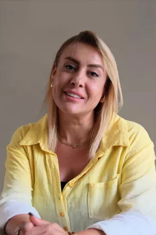 Pınar Kankılıç as 