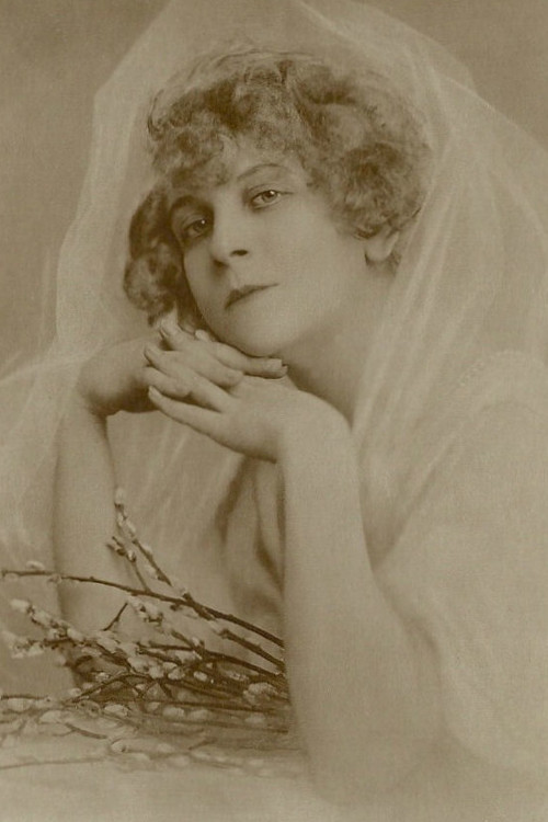 Emmi Kosáry as Tatár Éva