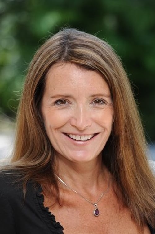 Lisa Lucas as Eva Reilly