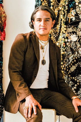 Raul de Nieves as Host / Host. Scooter