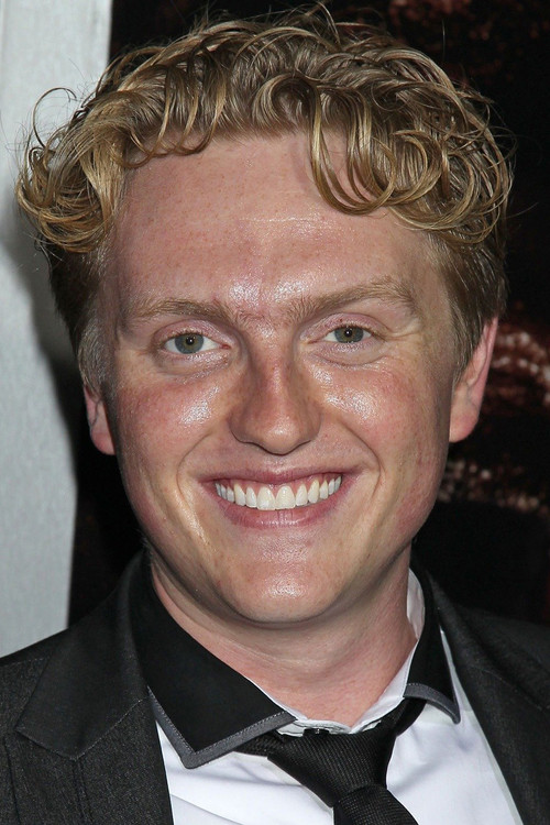 Max Topplin as Spencer