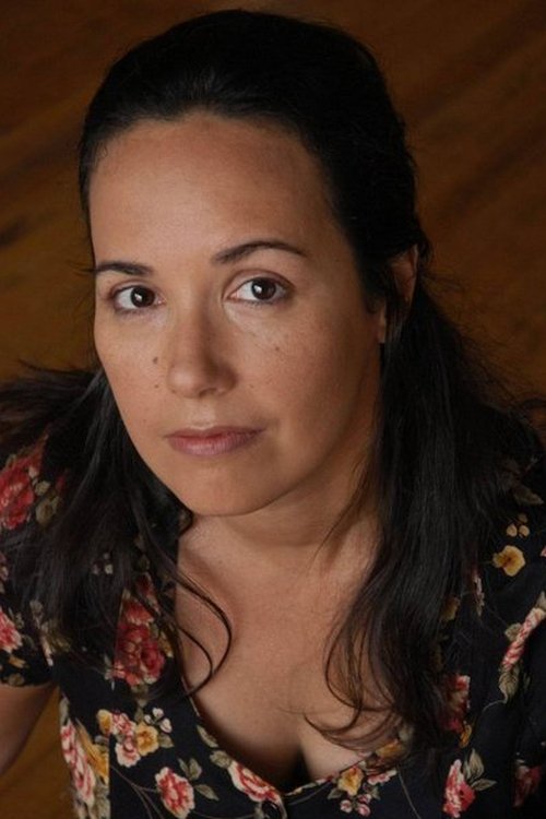 Diana Yanez as Victoria