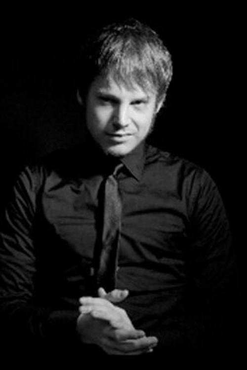 Adrien François as Max