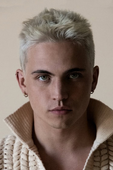 Tanner Buchanan as Dylan Warren