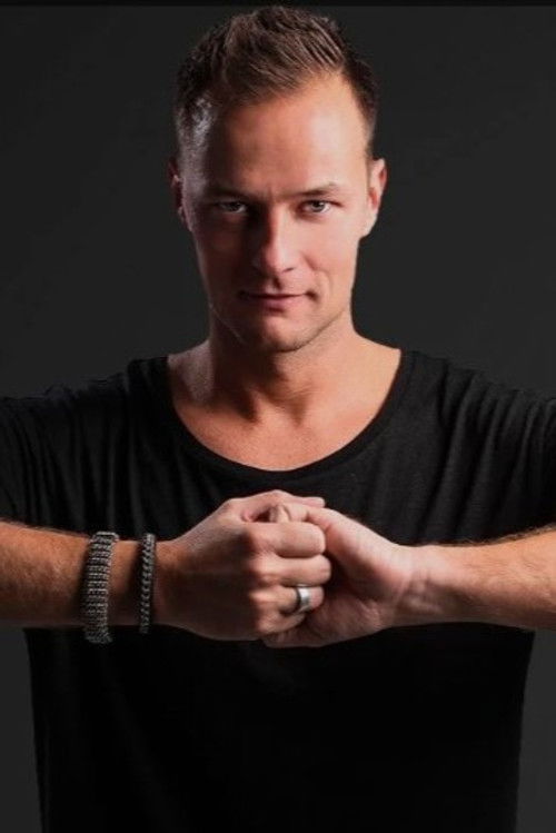 Yves Van Geertsom as Self