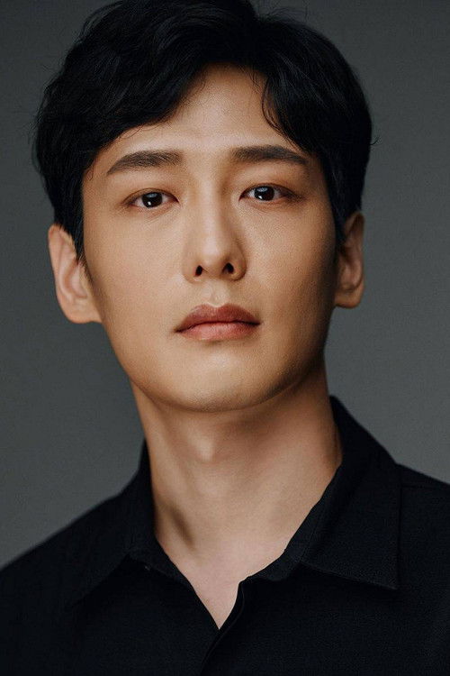 Hwang Won-gyu as Deputy head of department Moon