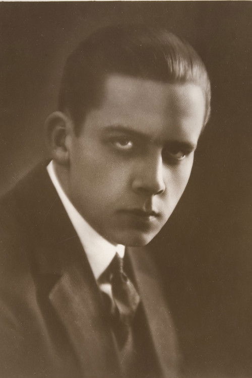 Kaarlo Angerkoski as Alfred Jönsson