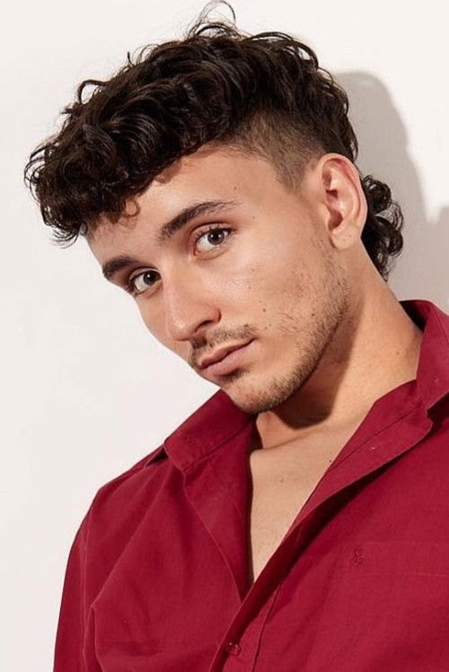 Asier Albertos as Raúl