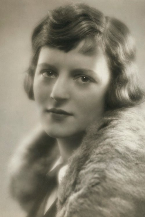 Marjorie Mars as Joan Newcombe