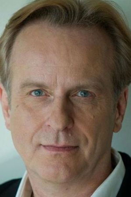 Andrew C. Wadsworth as Sir Cecil Portico