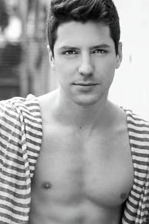 Luis Romano as Lalo joven