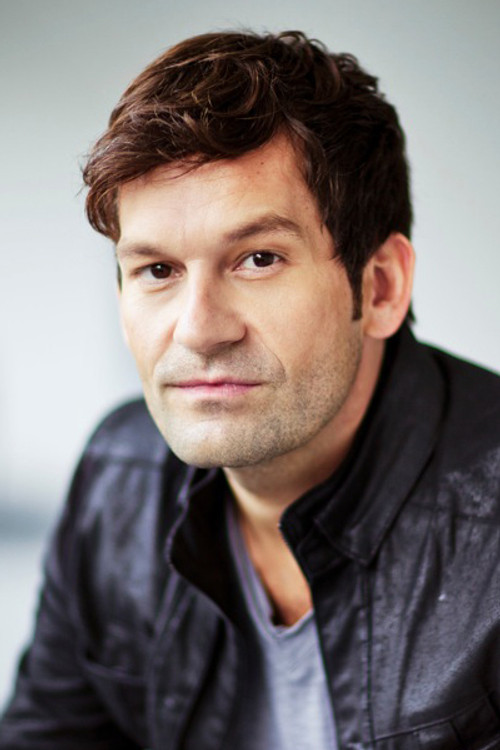 Claude Gagnon as Yoan Chabot (voice)