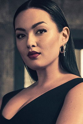 Mia Kang as Amy Tan