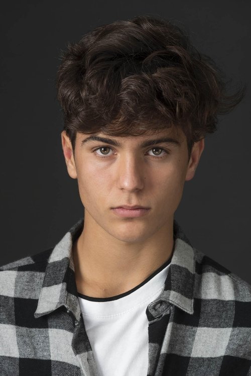 Álvaro Requena as Mickey L'Angelo