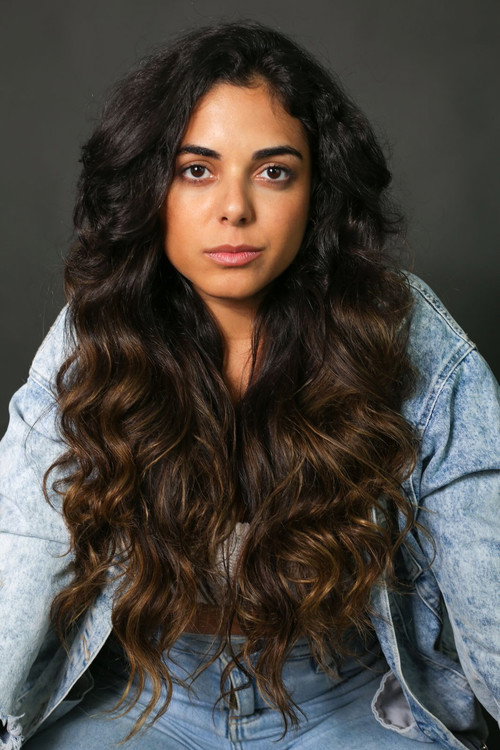 Juliana Almeida as Chefe da Rayra