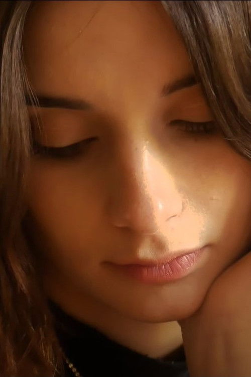 Giulia Pozzovio as Sara