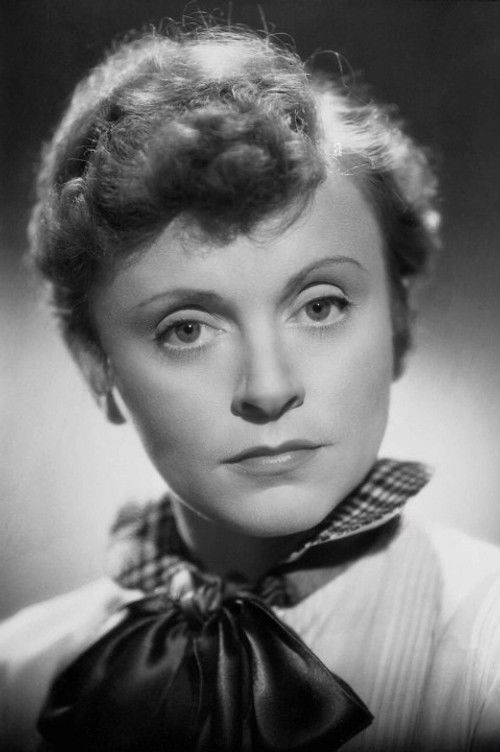 Luise Ullrich as Irene Besser