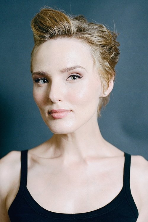 Joan Urchin as Vampire Queen