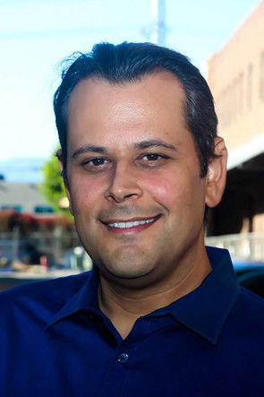 Anthony Cipriano as Restaraunt Guy