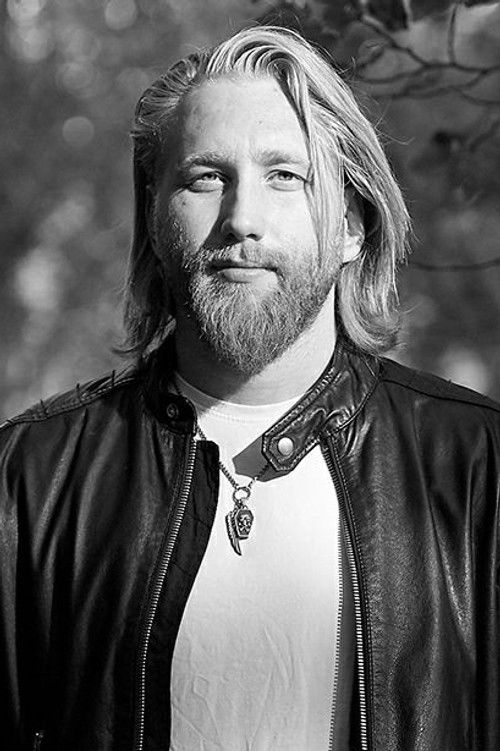 Torbjörn T. Jensen as Thomas