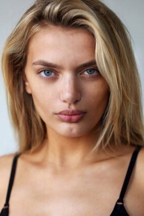 Bregje Heinen as Female Guest (Nathalie)